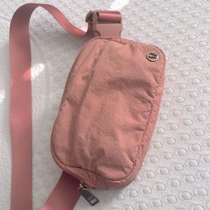 LuluLemon Belt bag dusty rose/pink